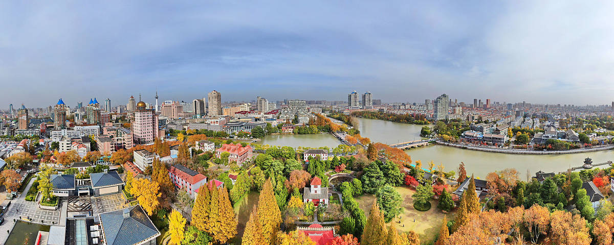 2021年11月22日,江苏南通博物苑冬日里的美丽景色.