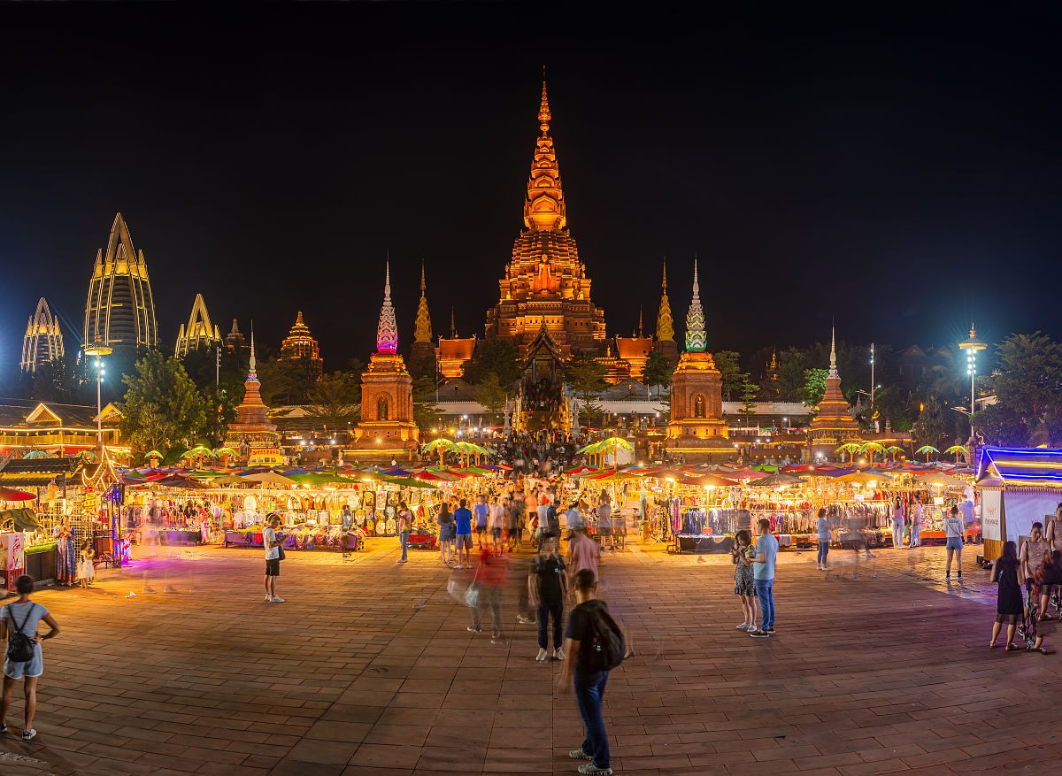 2020年9月9日,云南西双版纳.景洪大金塔寺也称缅甸大金塔.是景洪市的