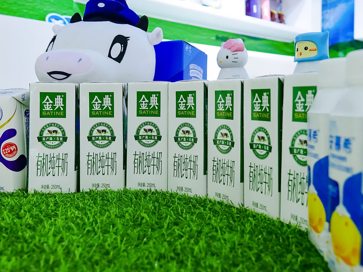 家人们我终于找到一款小朋友也能喝的酸奶以前买酸奶总是担心不健康卡士家这个无糖酸奶真的是让我放心干干净净的配料表没有乱七八糟的添加小朋友爱吃家长也放心。这个文案换个方式表达要怎么写