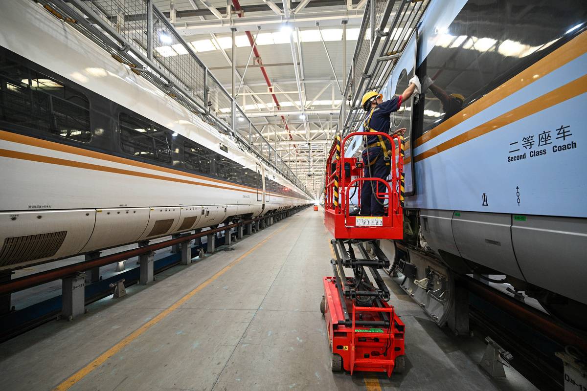 电力机车是否自带能源? 电力机车是否自带能源?