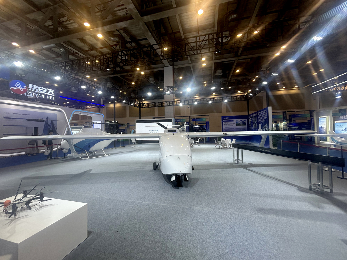 虚幻4飞机修理厂现实室内外交互场景的技术实施路线是什么