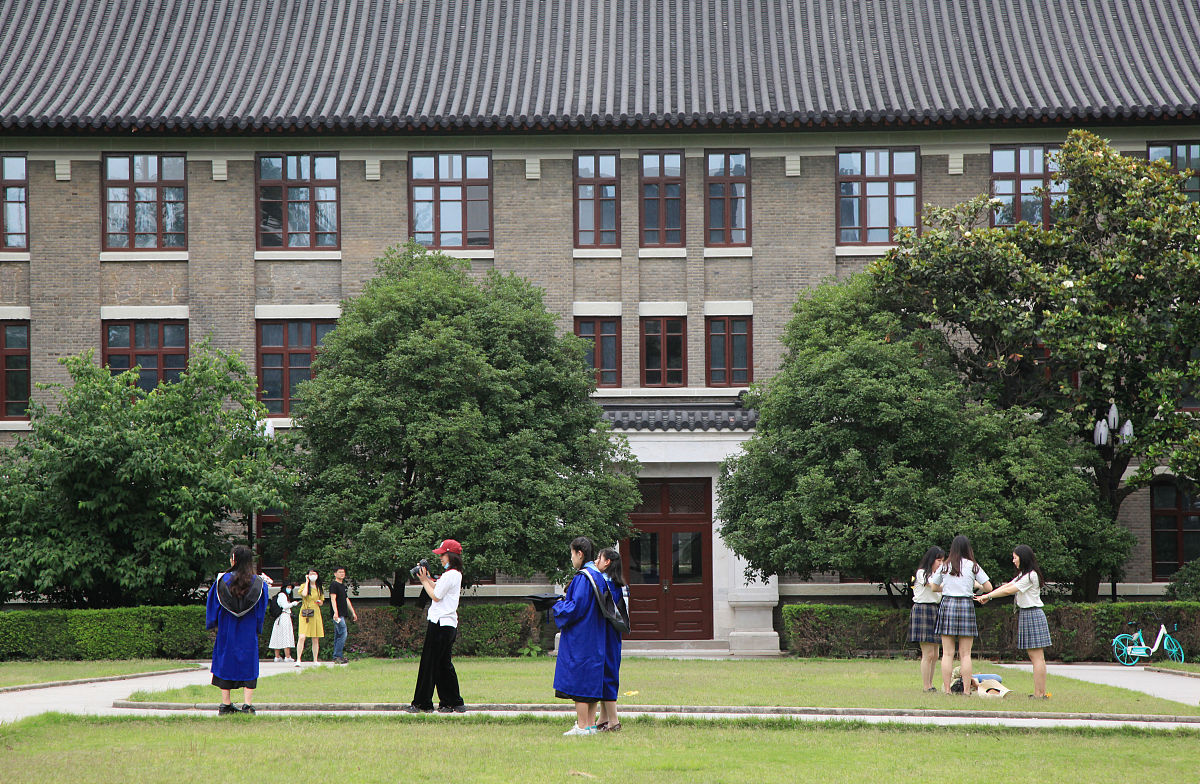 宝山中学怎么样-为什么用发散