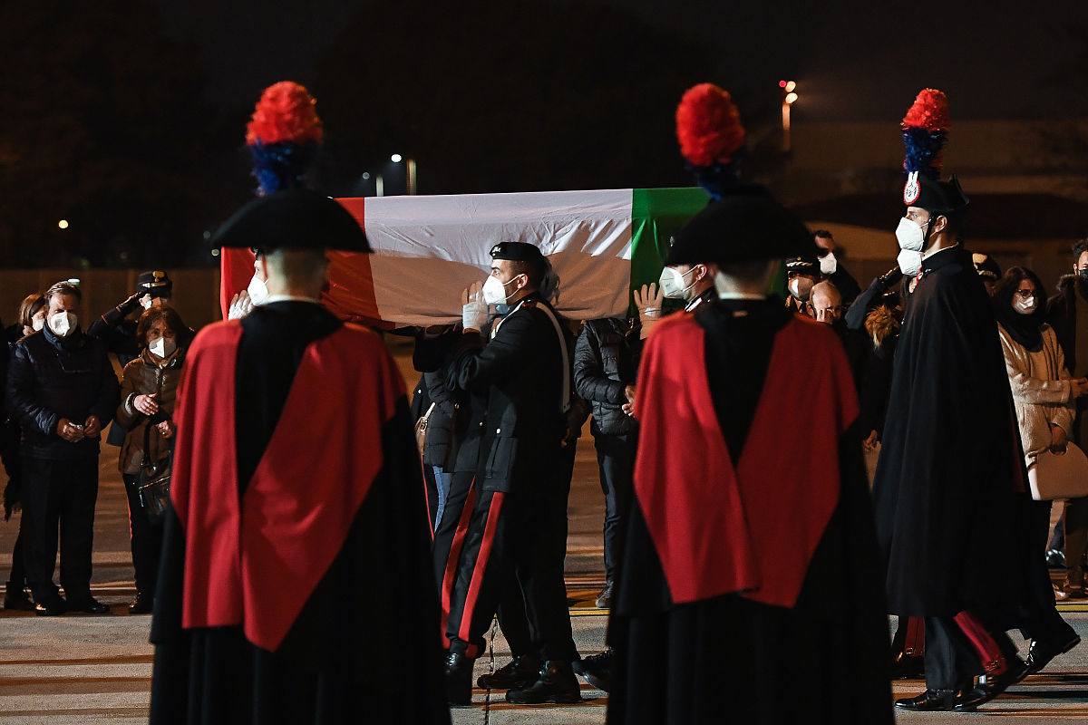 女生学法医难吗？就业前景如何？