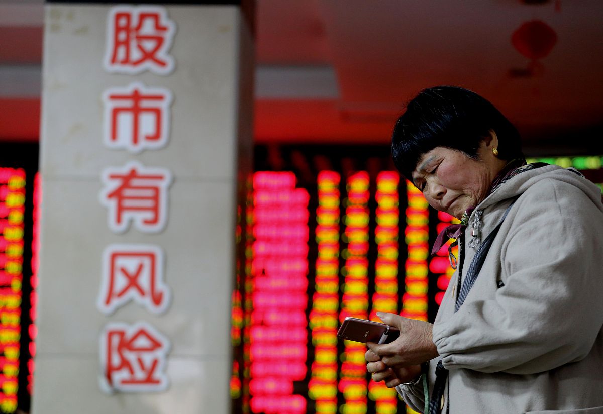 手机端底部漂浮广告代码示例 - 实现固定广告效果