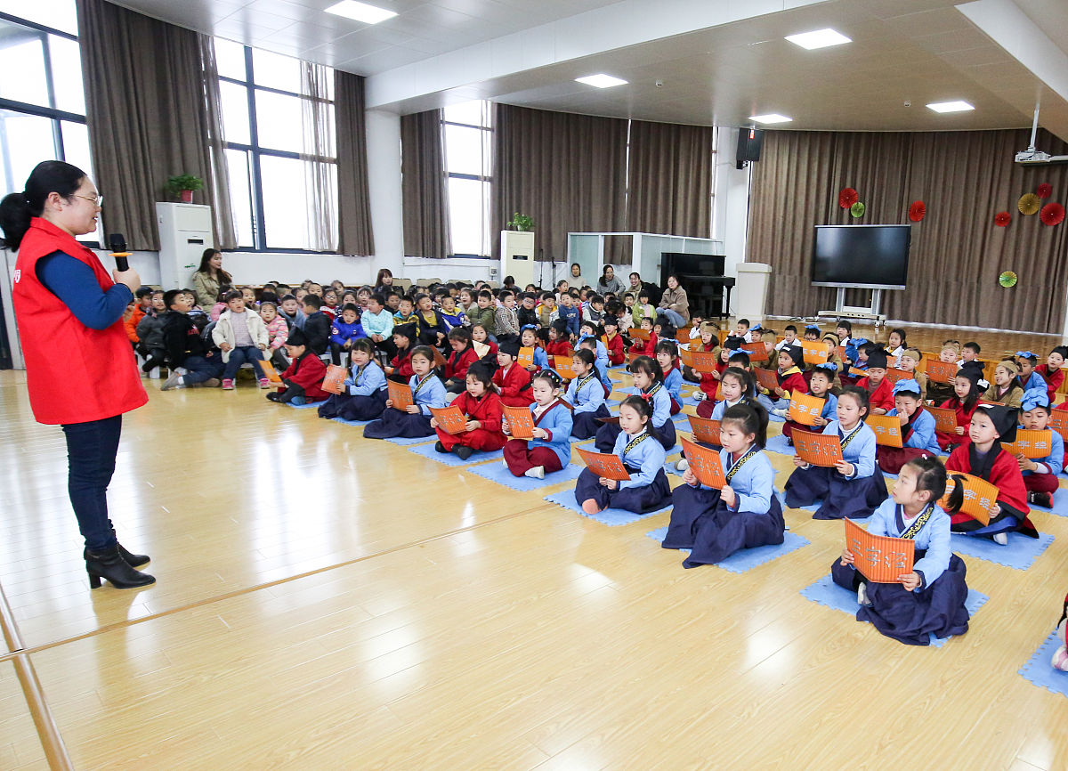 湖北省荆门市实验小学语文教学见习观摩小学语文课堂教学实况并完成观摩课程经验的总结工作。听小学语文教学经验和改革报告或者观看报告录像并以个人为单位进行认真总结1分一二三四级标题细化观摩课程改进建议细化一下