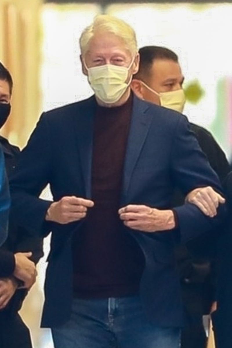 苹果手机遇到过此类毛病 就是在用一个软件切换到另一个软件1分钟左右吧 再切回去那个软件 他就会进入刚打开的初始页面 就像清理了后台似的