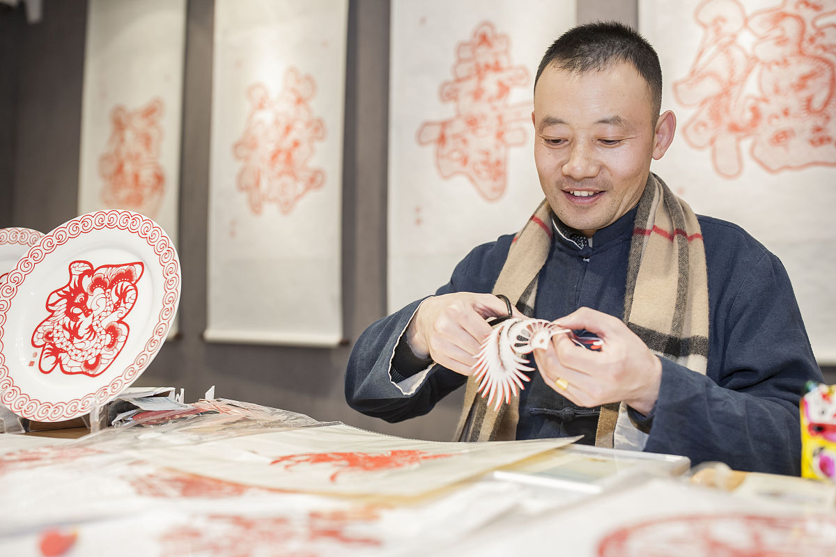 非遗传承：如何在社会接受度和文化保护中找到平衡？