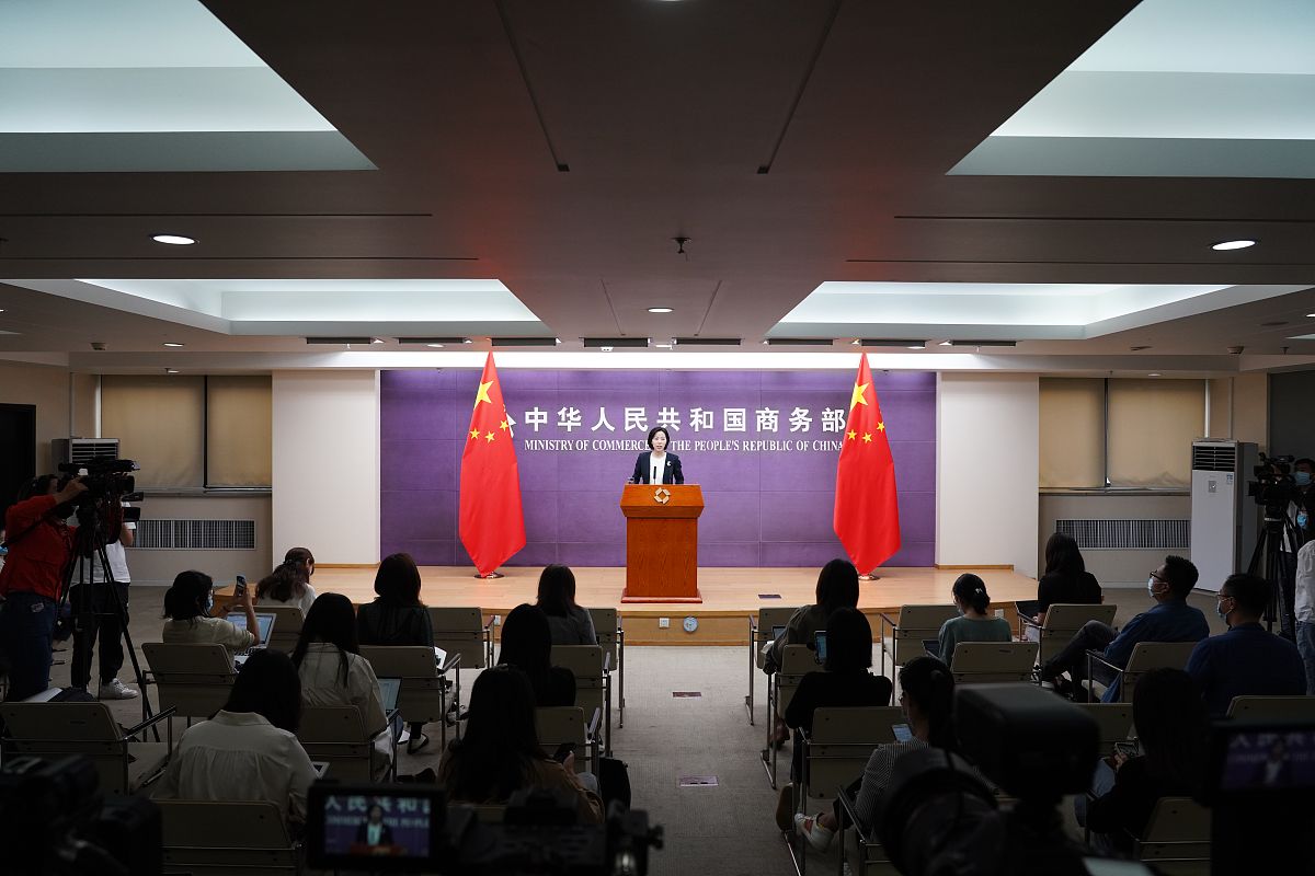 公共卫生学院教学改革：科研引领，线上线下融合，获省级奖项认可