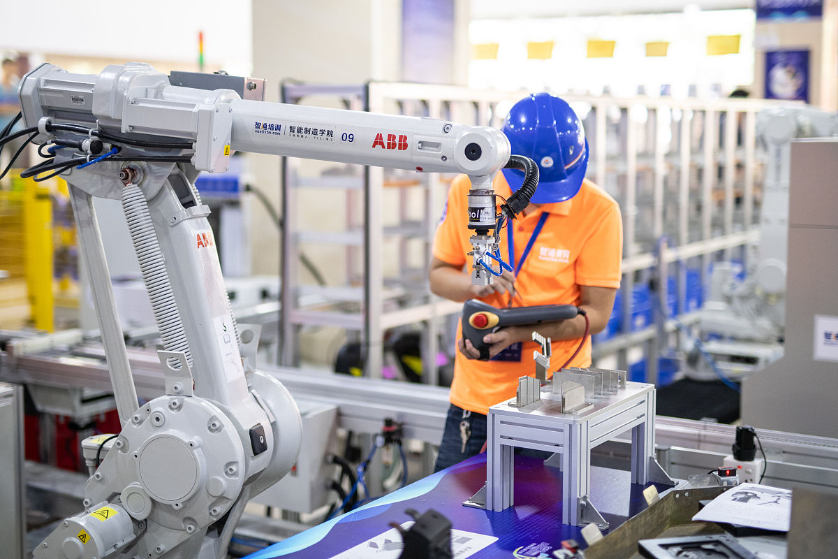 贵州应用技术职业学院中职部2021年招生办联系电话