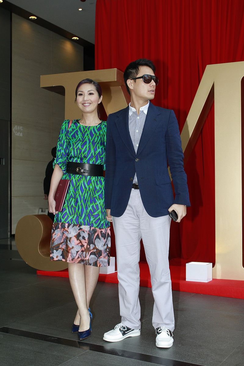 2011年10月22日,香港,美女主播陈贝儿下嫁m先生(贝儿对准夫婿的称呼).