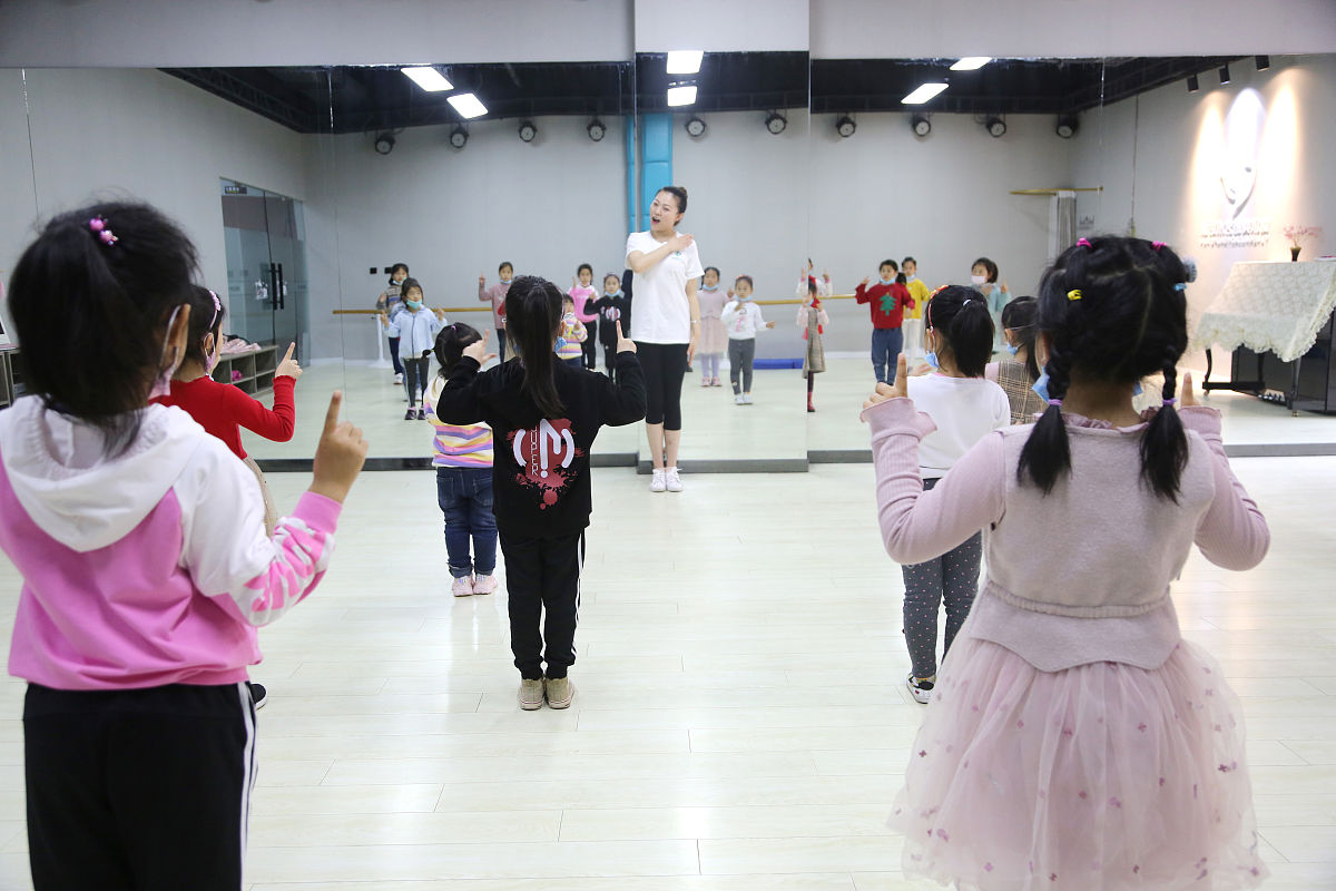 平江县璐璐艺术职业学校怎么样？热门专业有哪些？