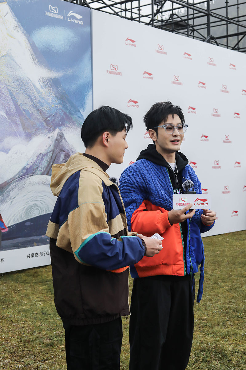 Excel 修改：第2页第1栏第8、9行 'AA' 改为 'BB'