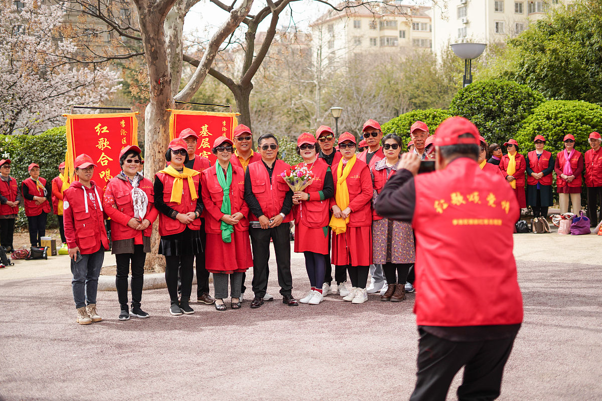 高举中国特色社会主义伟大旗帜，为全面建设社会主义现代化国家而团结奋斗：读后感