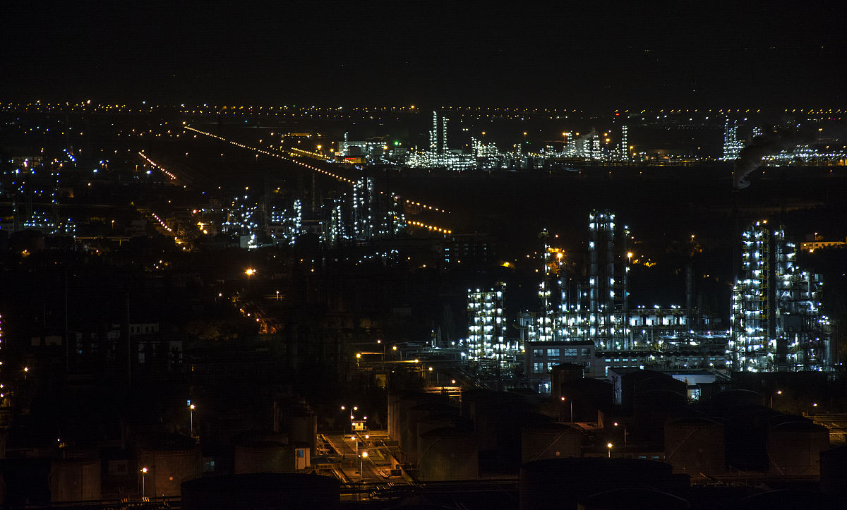 成都石化工业学校招生简章 | 培养石油化工行业高素质人才