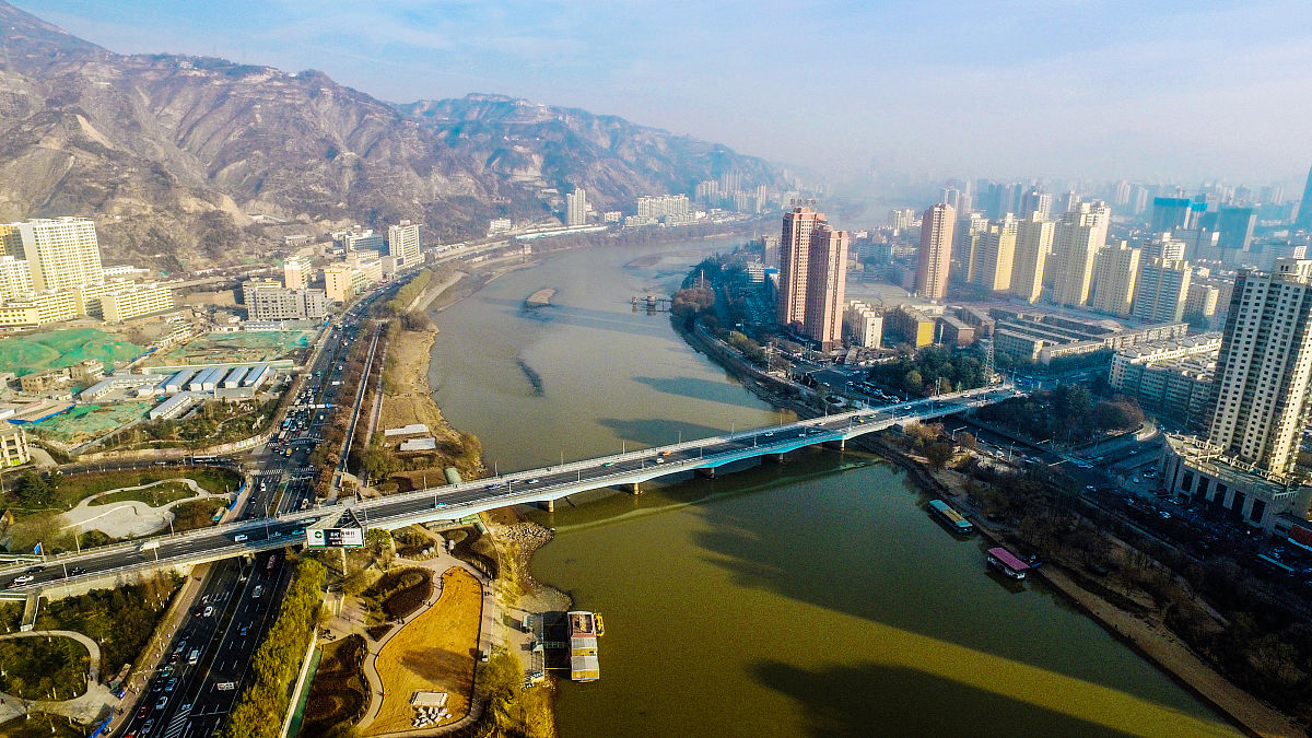 读余发强《结合有限元分析的钢结构桥梁检测与评估研究》概括主要内容500以上并写出800字心得体会
