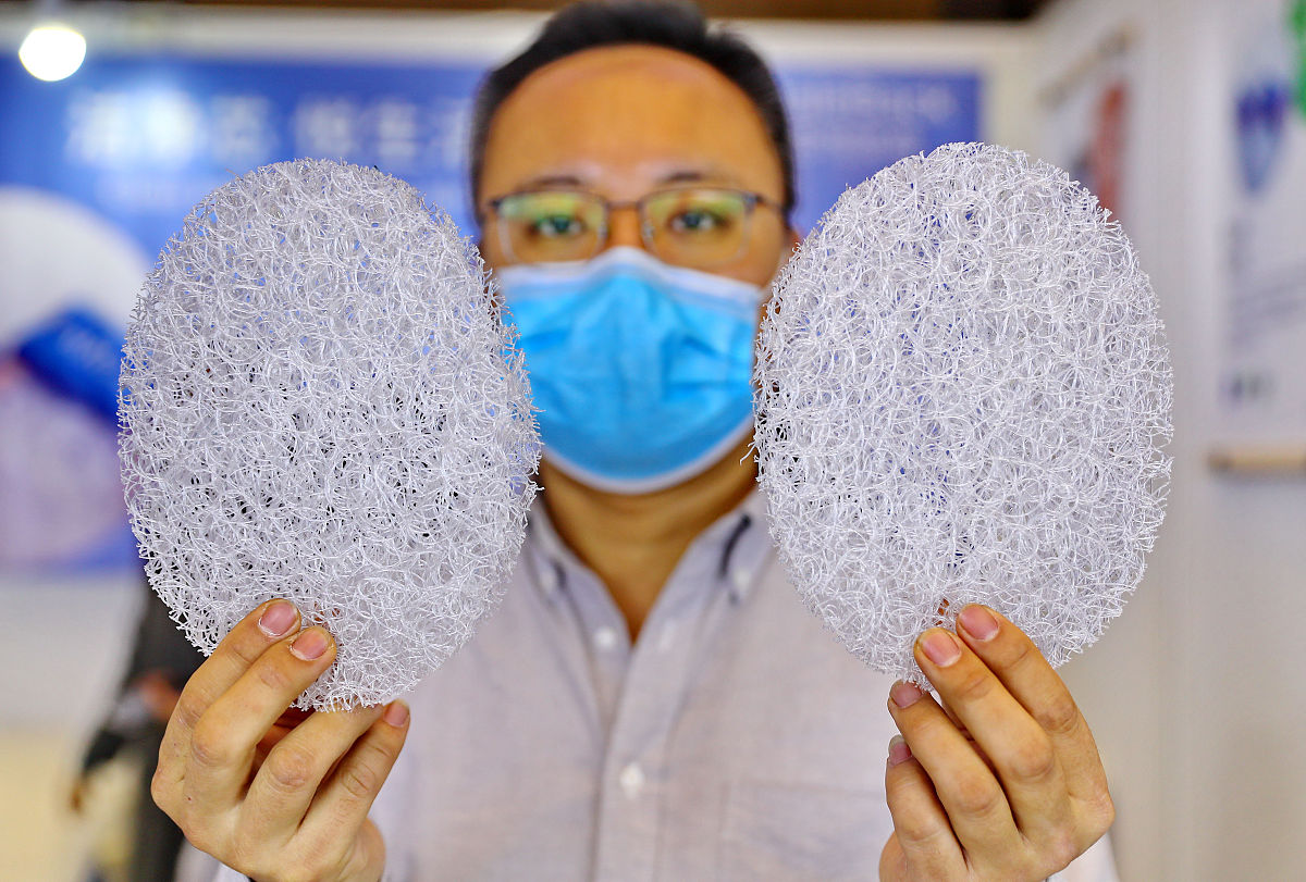 东北石油大学高分子材料与工程专业课程内容：学习高分子材料的制备、加工、应用和性能