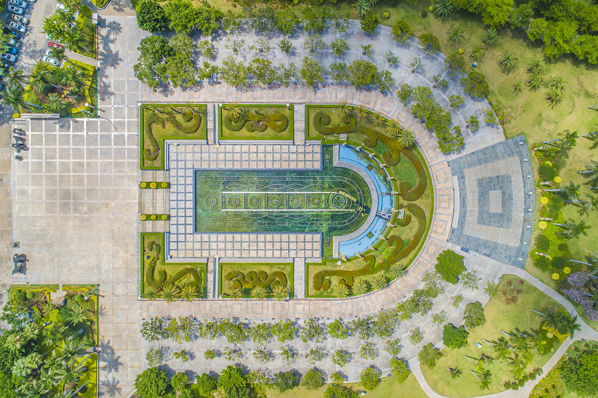 九爪鱼是一个女人的名字她在厦门生活工作以她为女主写一篇她在筼筜湖邂逅帅哥的浪漫爱情故事