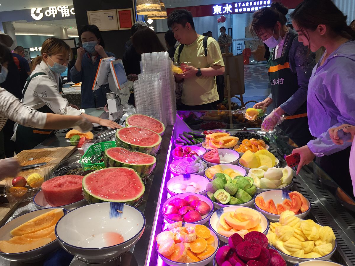 挑心岛超市新品上市：乳果叮叮港式水果捞，多种口味等你来尝鲜！