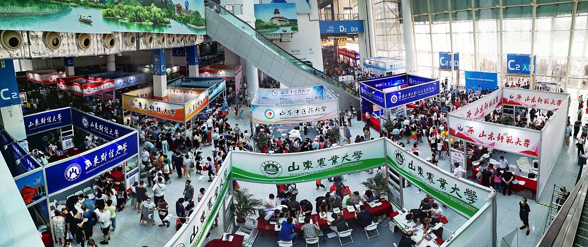 济南职业学院会展策划与管理专业优势及发展前景 - 实践教学让你更快上手