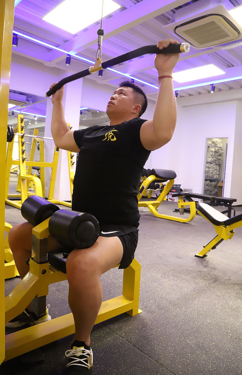 深蹲280公斤是什么水平？世界级力量！