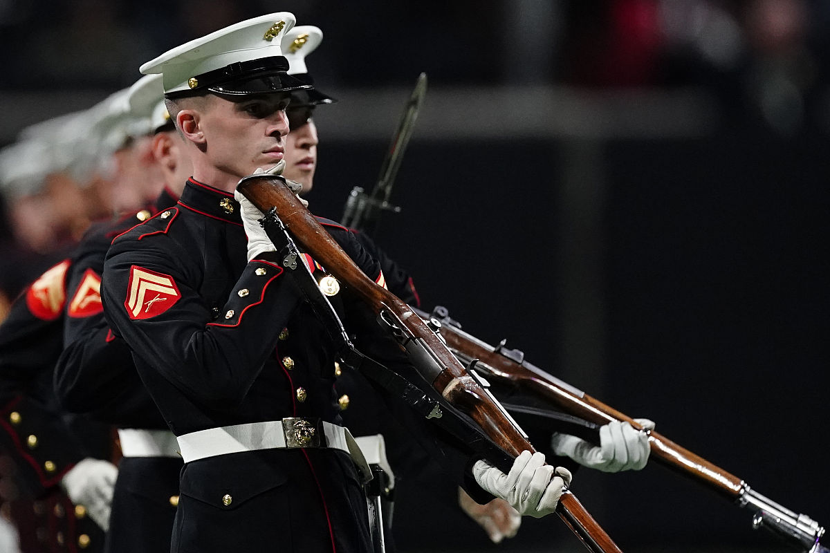 对新常态新常规基于信息技术背景下的中小学教育常规管理规范社会调查的研究方法不少于100字