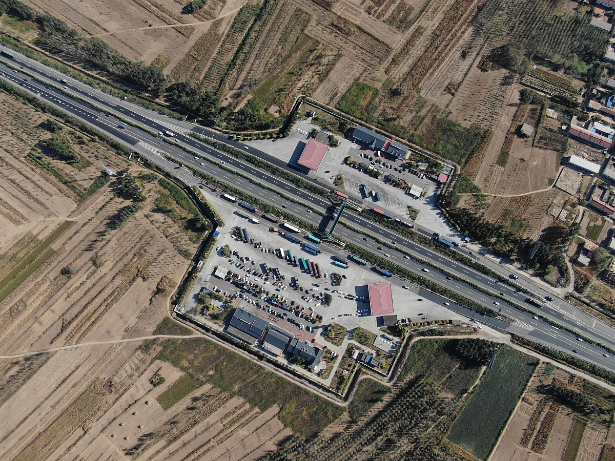 长沙中部铁路航空中等职业学校无人机操控与维护专业就业方向：航拍、目标定位、推广和智能化