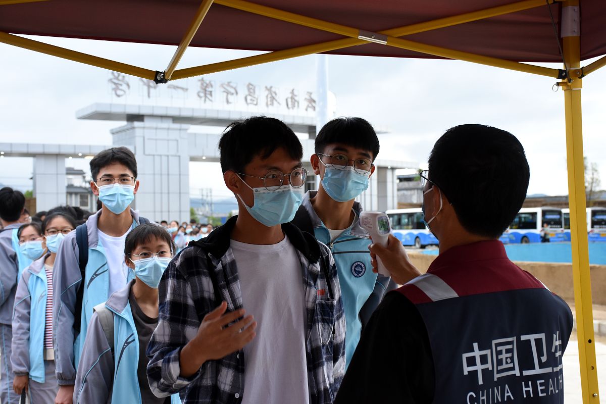 云南夏蒙卫生学校众志成城科学防控疫情