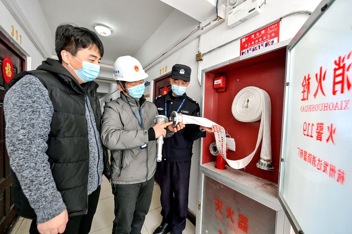 不少于600字的关于五一长假节前公司安全监察部对公司机关进行了消防大检查并对公司义务消防员进行了提问。