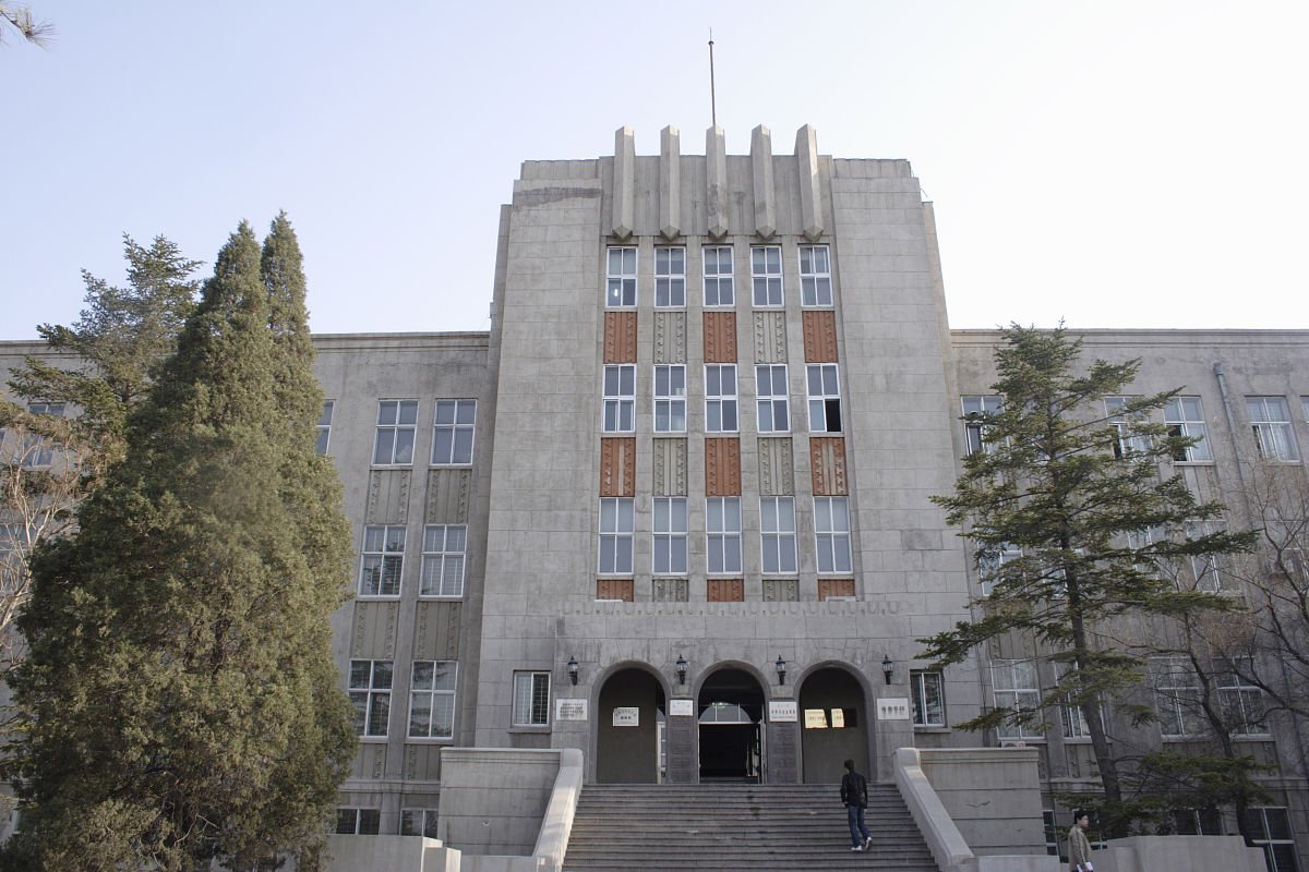 2007年4月10日,辽宁沈阳,东北大学校园风光.+++_+++东北大学