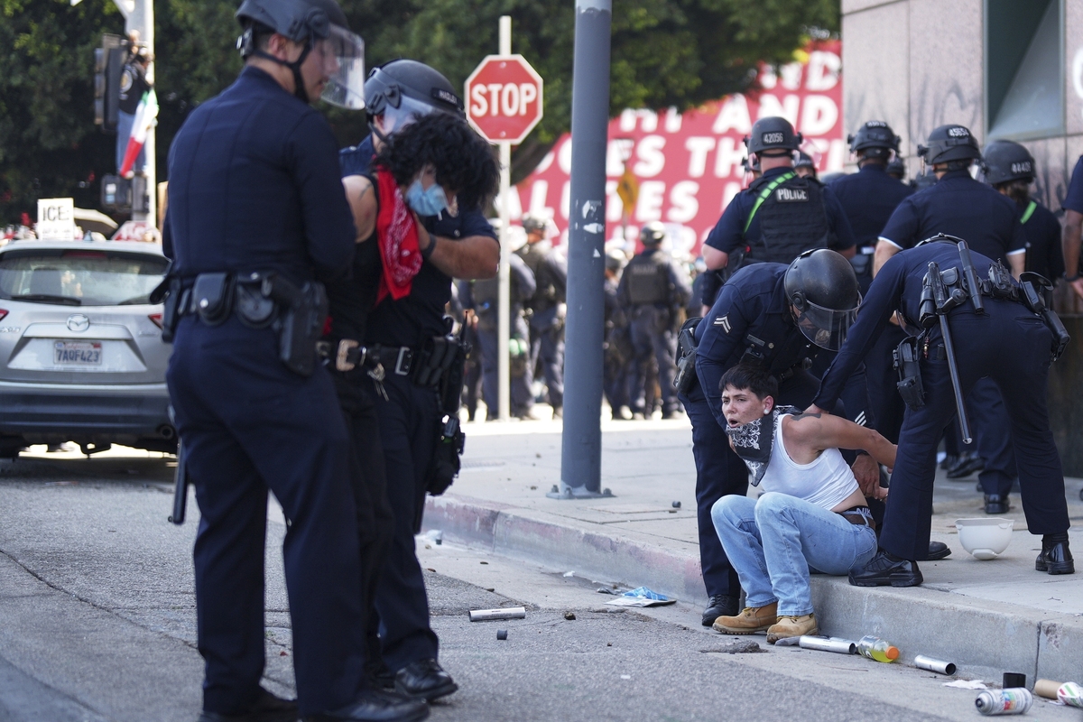 走线到美国：非法入境，风险与后果