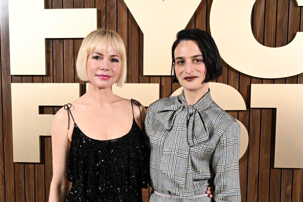 Do you know Sarah Paulson an actress in Hollywood