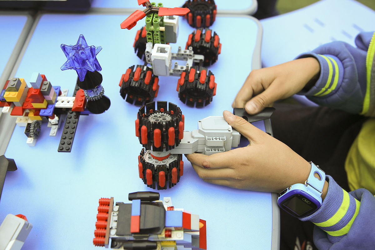 乐高拼变形金刚教程：从入门到进阶，打造你的专属机器人！