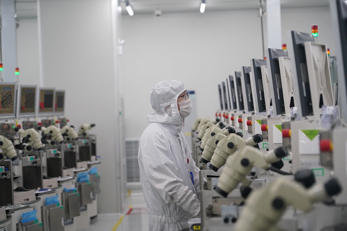 四川应用电子技术就业前景好不好