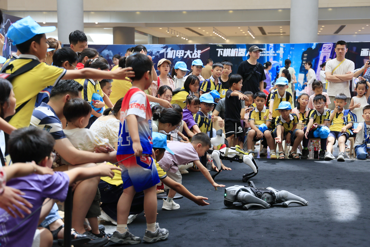 奔跑吧少年体育节市集家长采访需要10个问题