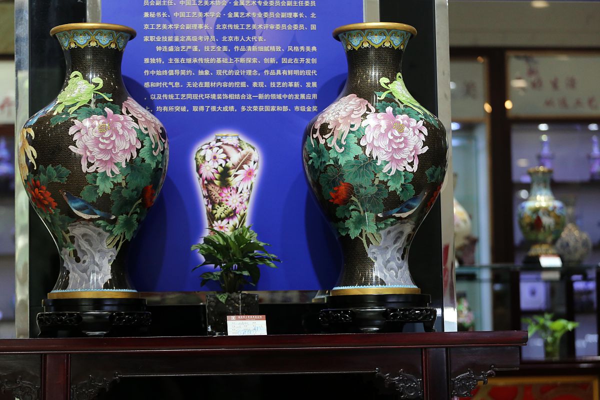 景泰蓝掐丝珐琅：中国传统工艺品