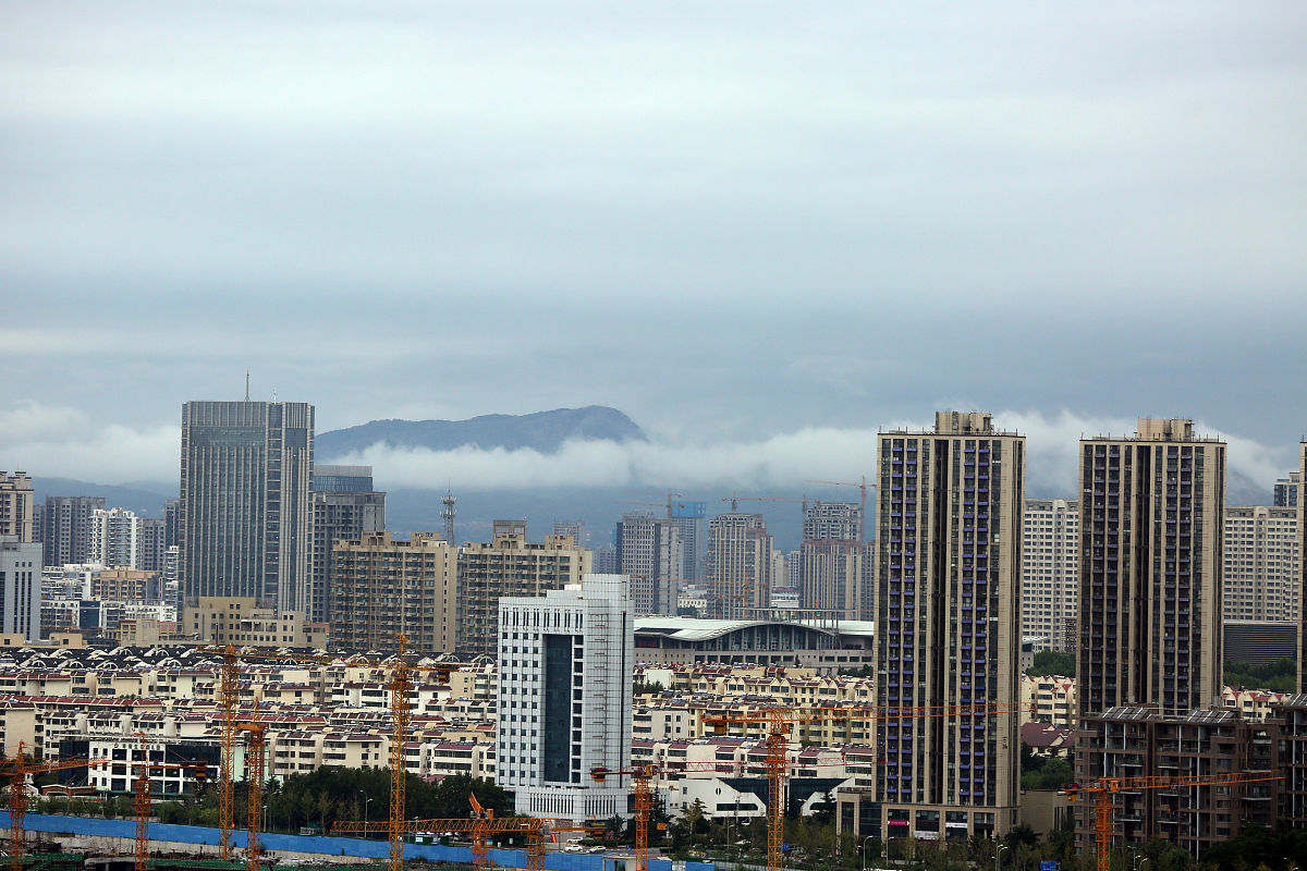 2021年8月31日,山东省日照市,连续数日的阴雨天气,使新市区北边的卧龙