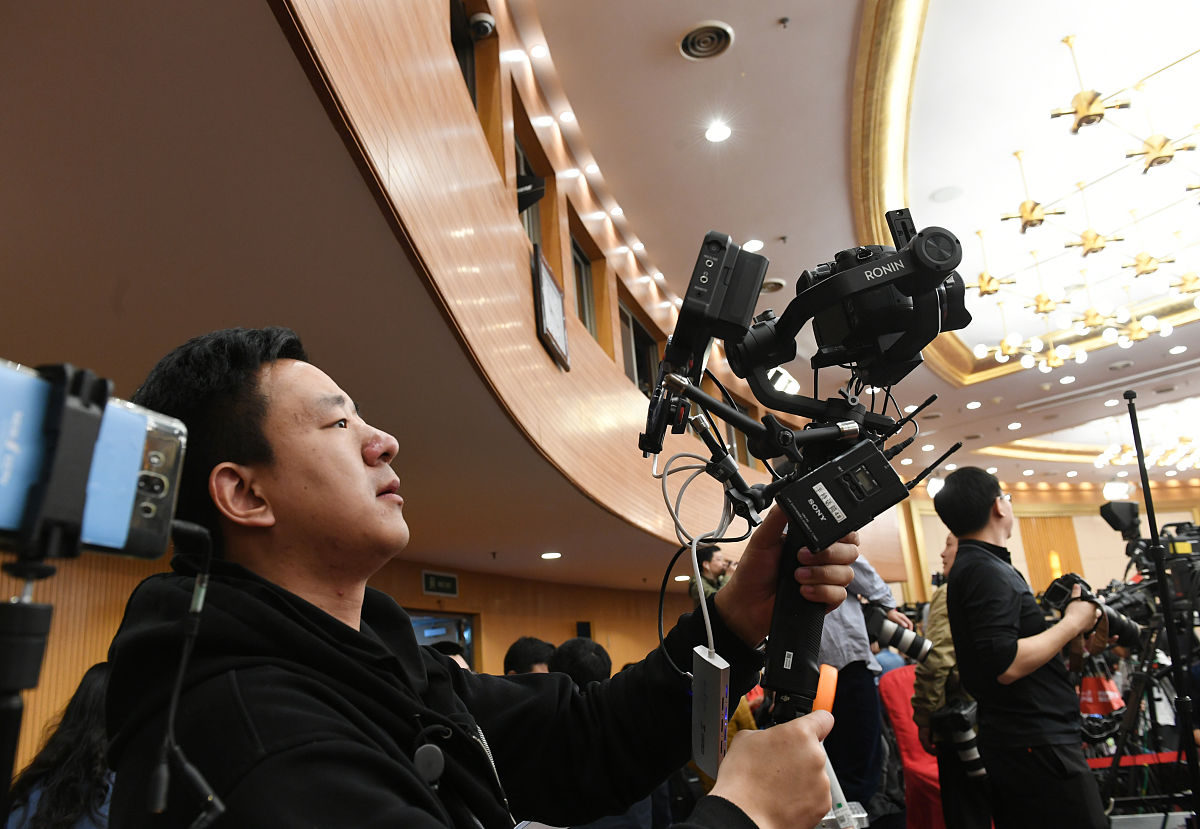 探析广播电视编导对当代电视剧创作的影响