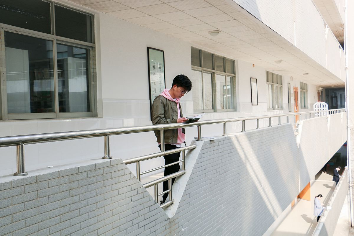 2021年云南外事外语学院三年制普通中专招生信息