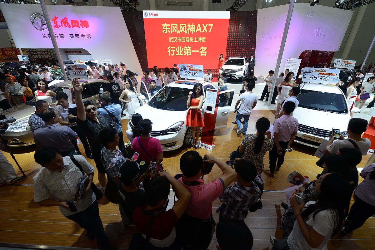 在这个暑假明程国际教育收获了来自同学们的出分情况、家长们的认可好评及在读学生们的进步反馈等请做一个总结回顾。