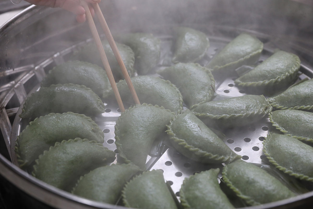春来食艾！店家限时优惠等你来糍帮我写一些标题要标题党有吸引力可以和家乡的味道或乡愁结合一下
