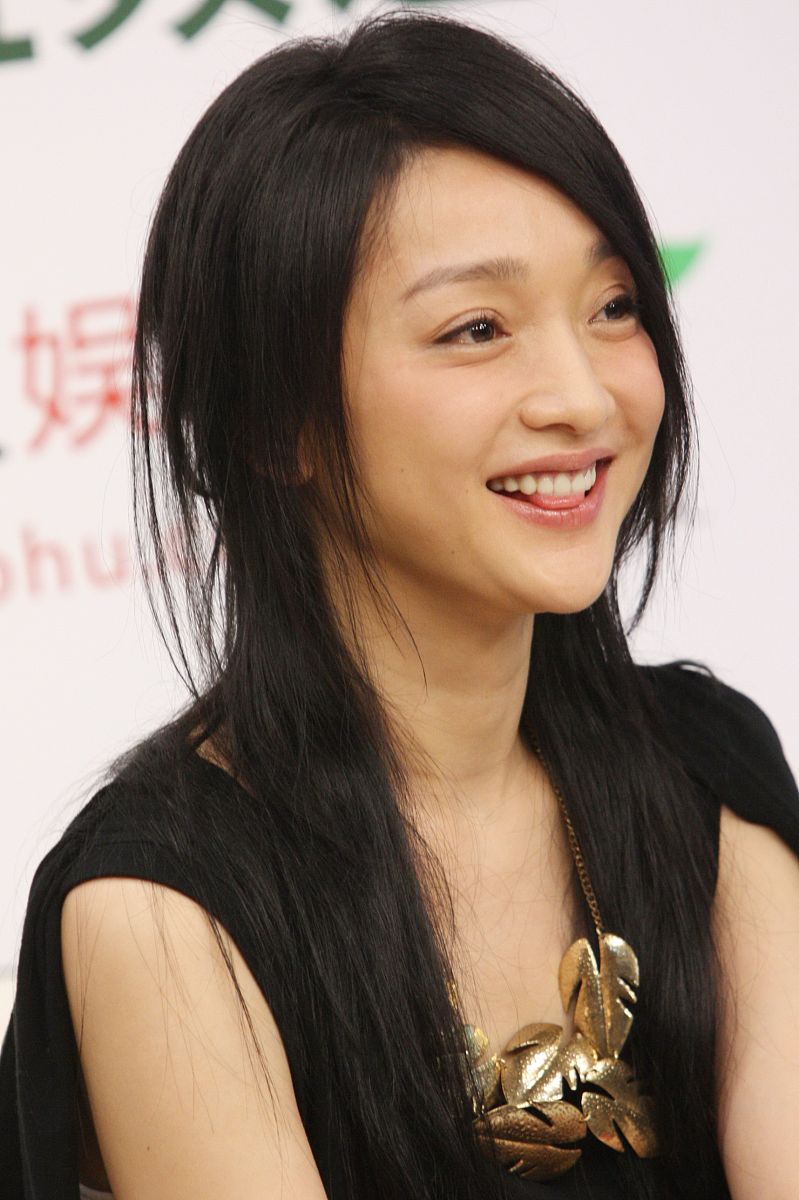 2009年4月24日,北京,周迅出席环保官网落户搜狐活动.+++_+++周迅,受伤