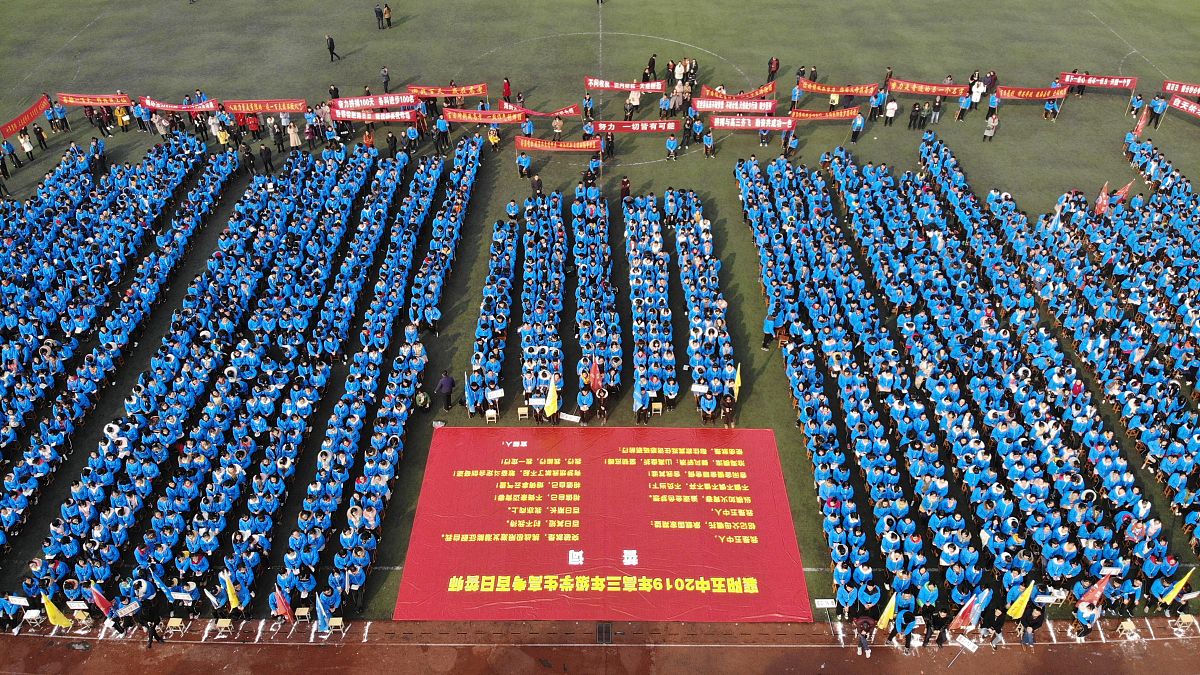 写一首诗要有红红火火、圆圆满满、中考凯旋