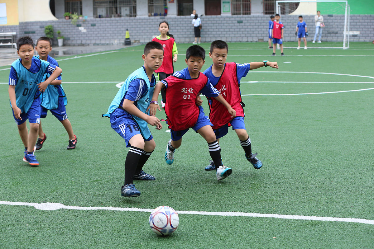 2021年7月5日,湖北省襄阳市,老河口市第二小学学生参加学校暑假课后托