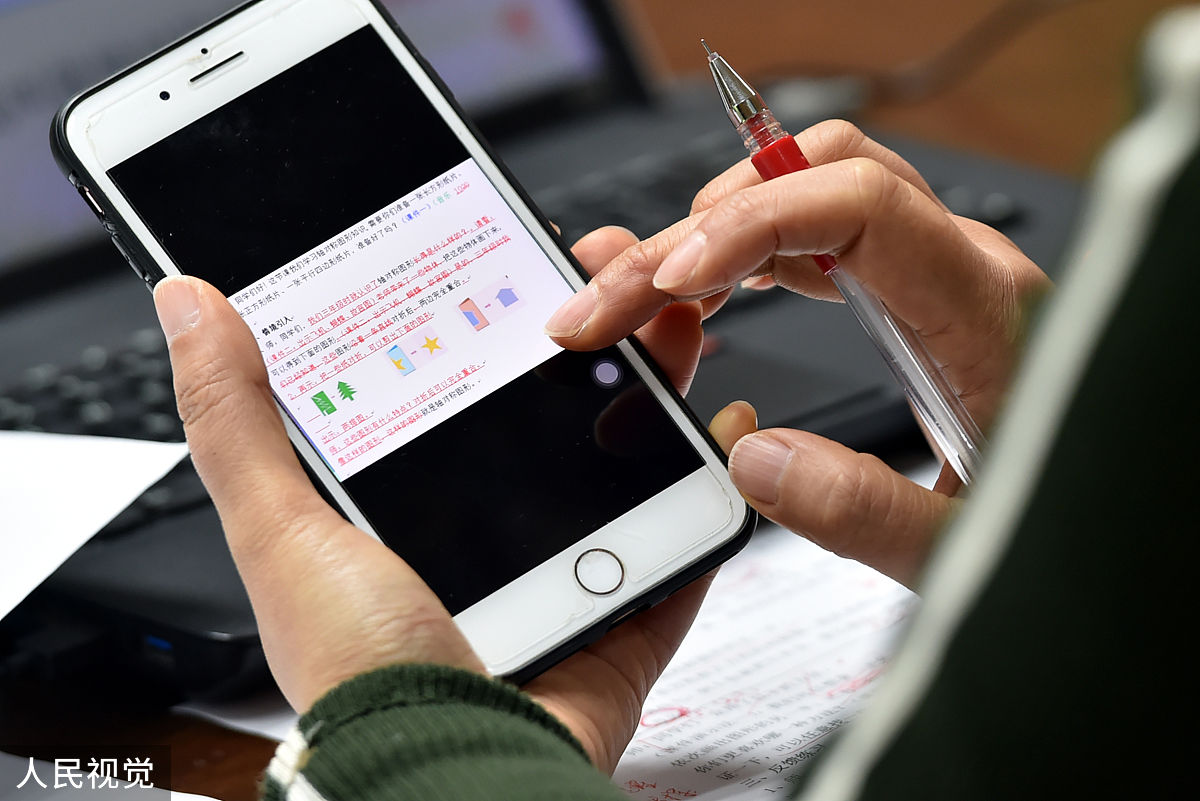 教材编写依据：课程计划是关键