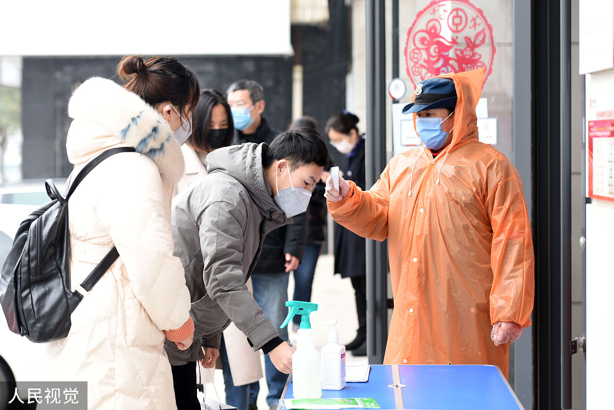 疫情防控期间关于西安市本帮菜餐饮业市场现状中对餐饮企业管理要求提出更高要求的分析不得少于800字。