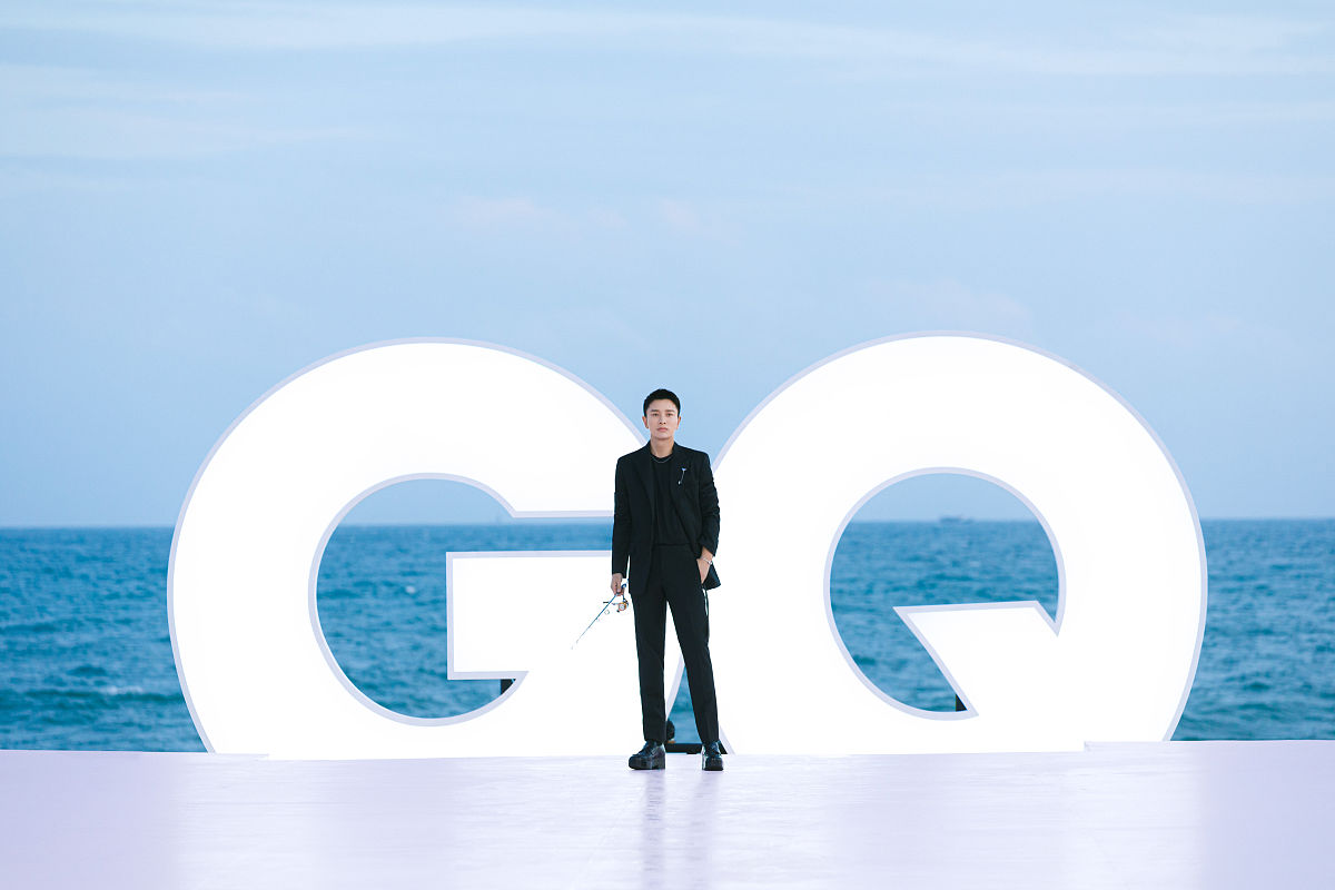 2021年11月16日,三亚,贾乃亮现身智族gq moty年度人物盛典.贾乃亮