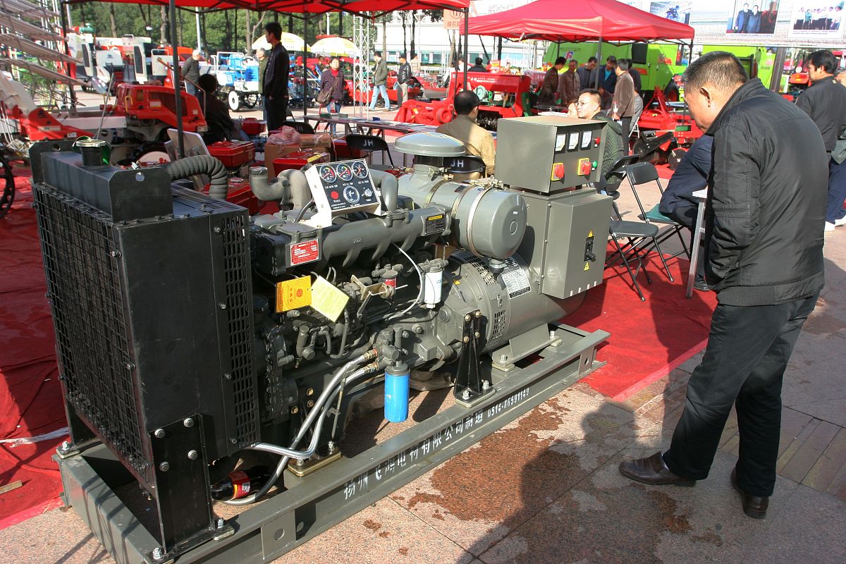 500kW 柴油发电机组油耗：每小时多少升？