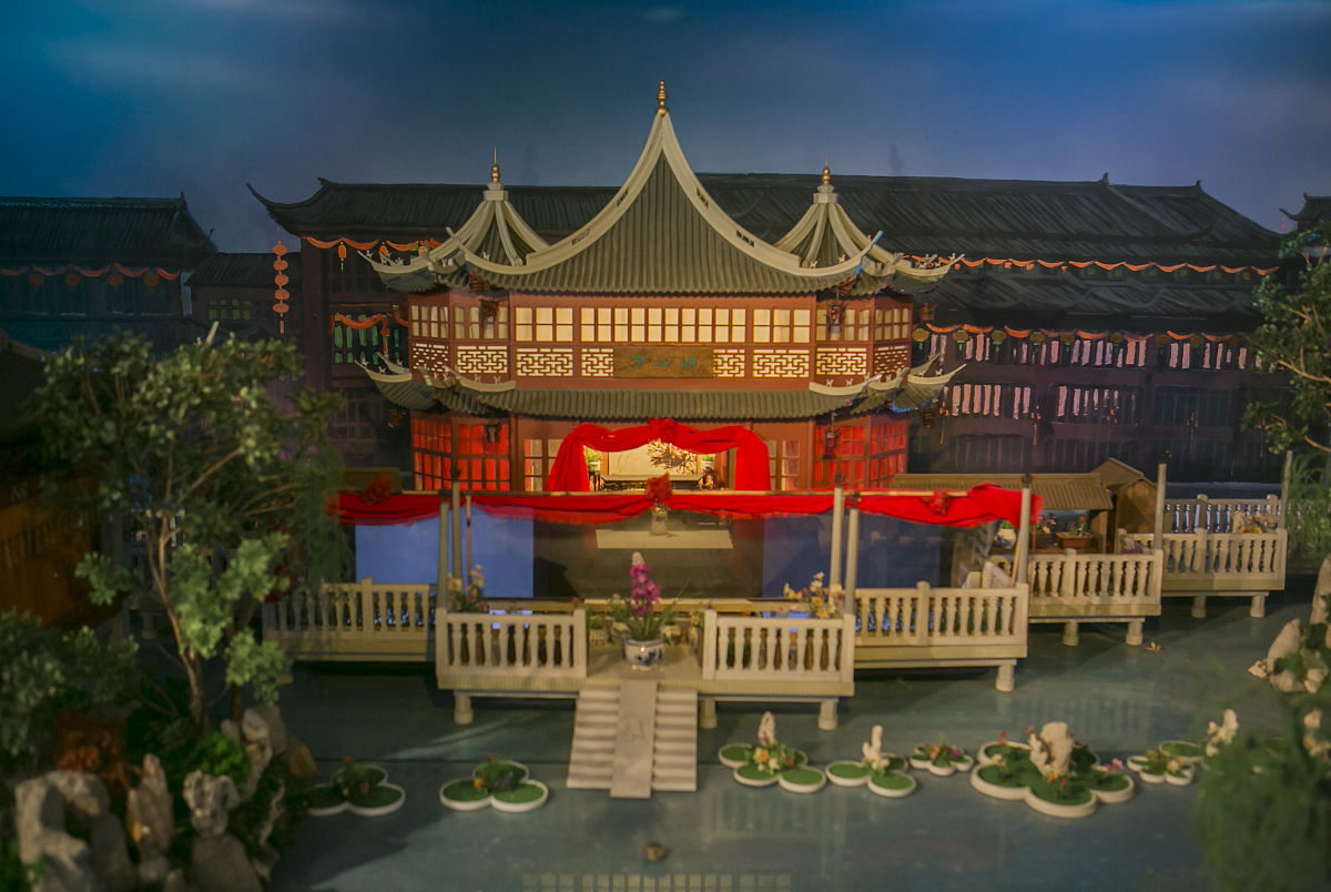 桂林叠彩区八角塘：800年历史的桂剧戏台与休闲胜地