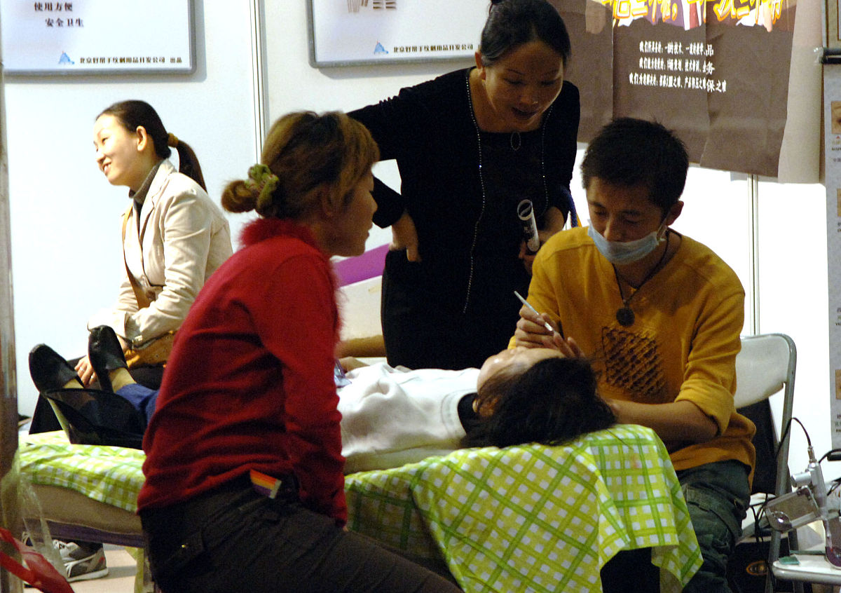 阿文美容美发培训学校小儿推拿职业班怎么样？