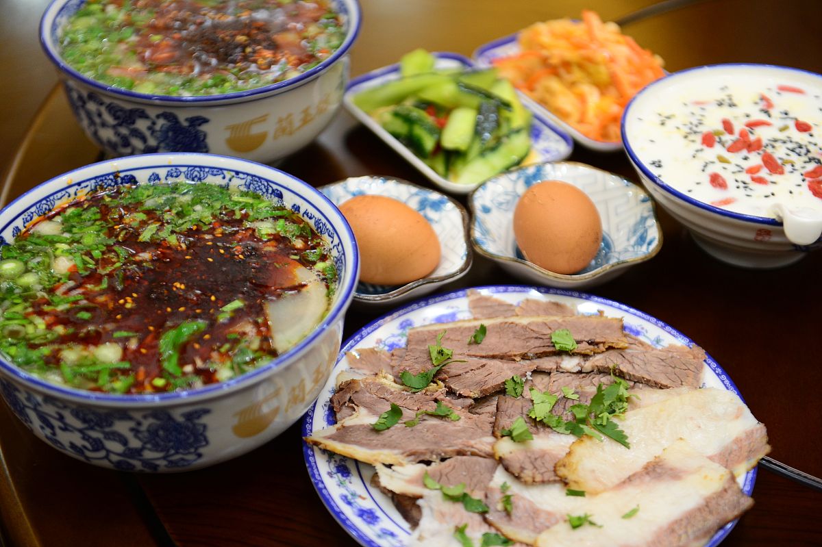 兰州旅游攻略：品尝拉面，探秘景点，带走特色纪念品